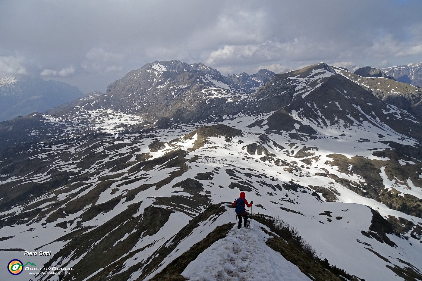 65 Scendiamo dalla cresta nord ovest.JPG -                                
